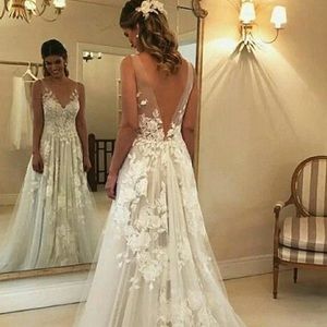 Heidi Elnora Wedding Gown size 10 NEVER WORN